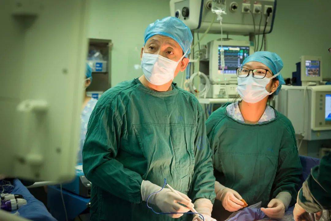 风险降到最低,手术前,张磊常务副院长,浙一肛肠科专家陈文斌主任医师