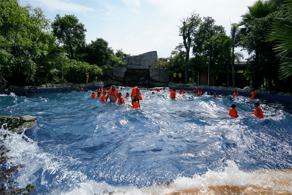这家湛江人夏天必去的水上乐园绝对不容错过