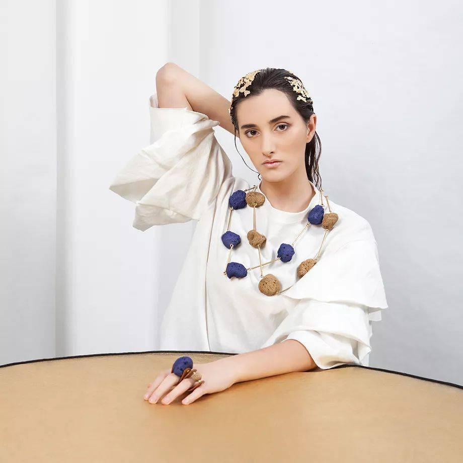 非传统材料做珠宝意大利珠宝设计师用全新视觉寻求当代独特风格