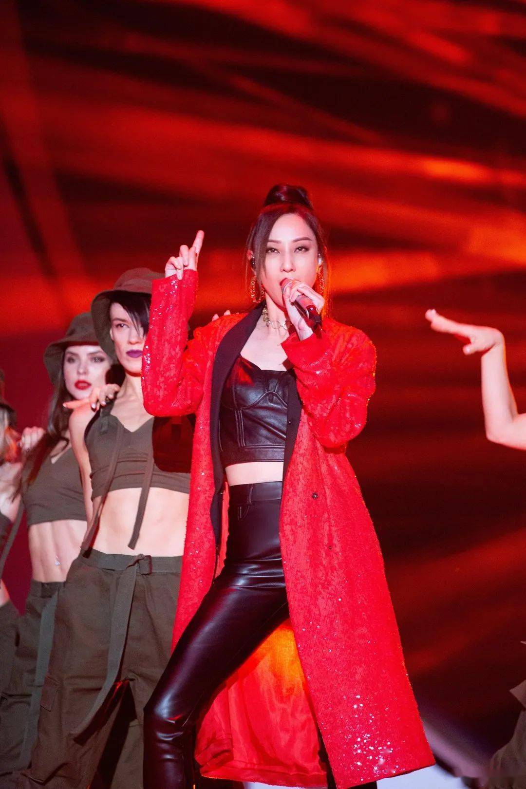 乘风破浪后的宁静,暴瘦了至少20斤?