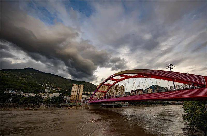 中交怒江连心桥:修通的是路 架通的是桥 连通的是心