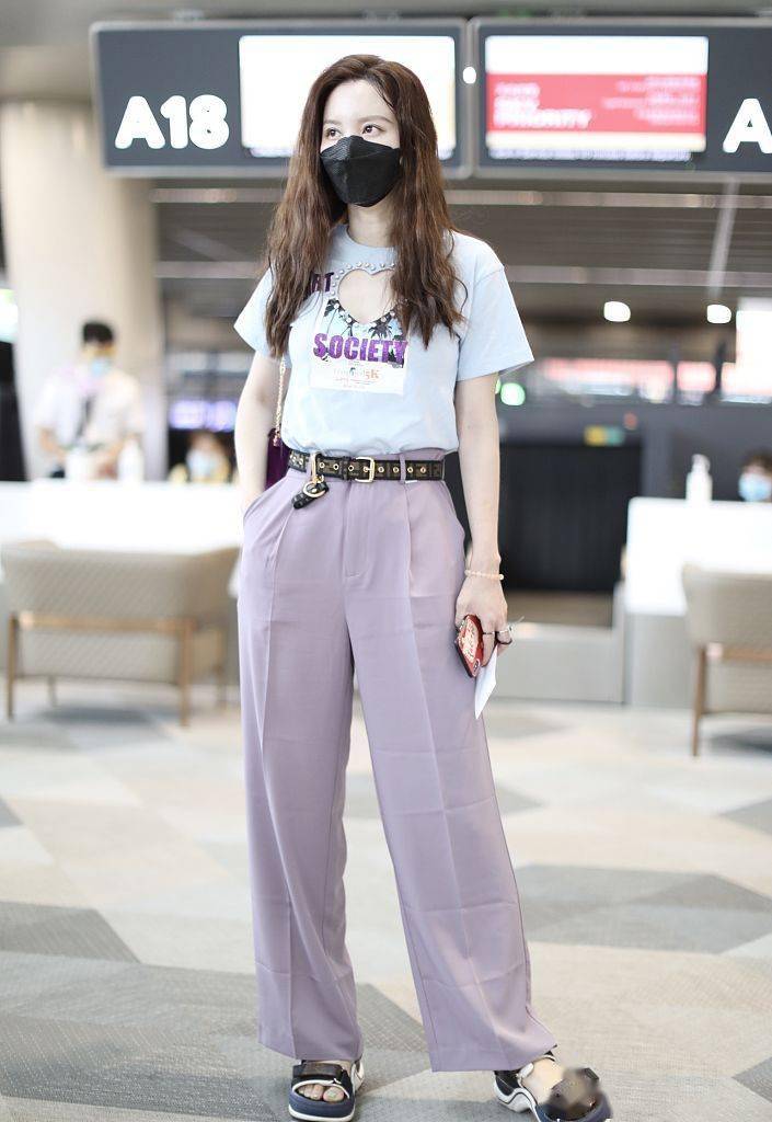 凉鞋我就要配长裤!冷热混搭打破刻板无趣