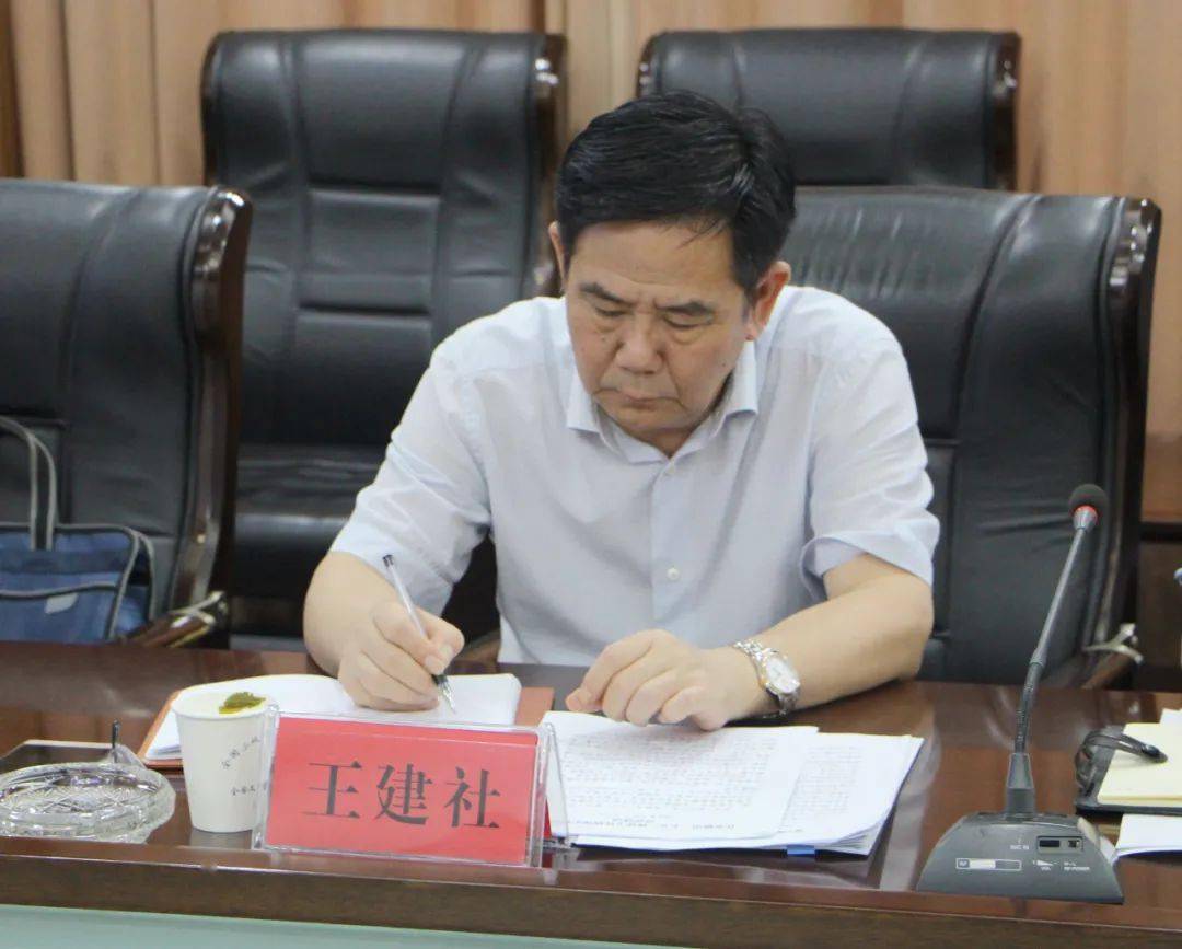 王建社赴江北区余姚市检查验收七五普法工作