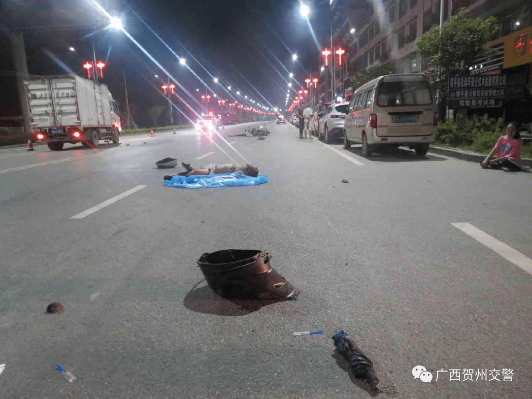 血的教訓五中路口發生嚴重車禍摩托車駕駛員當場死亡