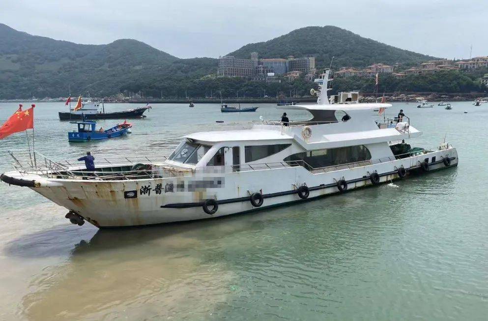 在近海就能捞到鱼鳗虾蟹:人们驾着休闲渔艇,报价都达到了2800元/晚!