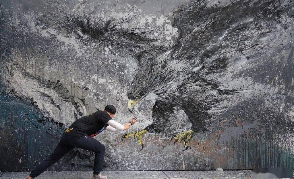 甩了他用泼墨画轻松俘获百万粉丝逆天画技堪称视觉盛宴