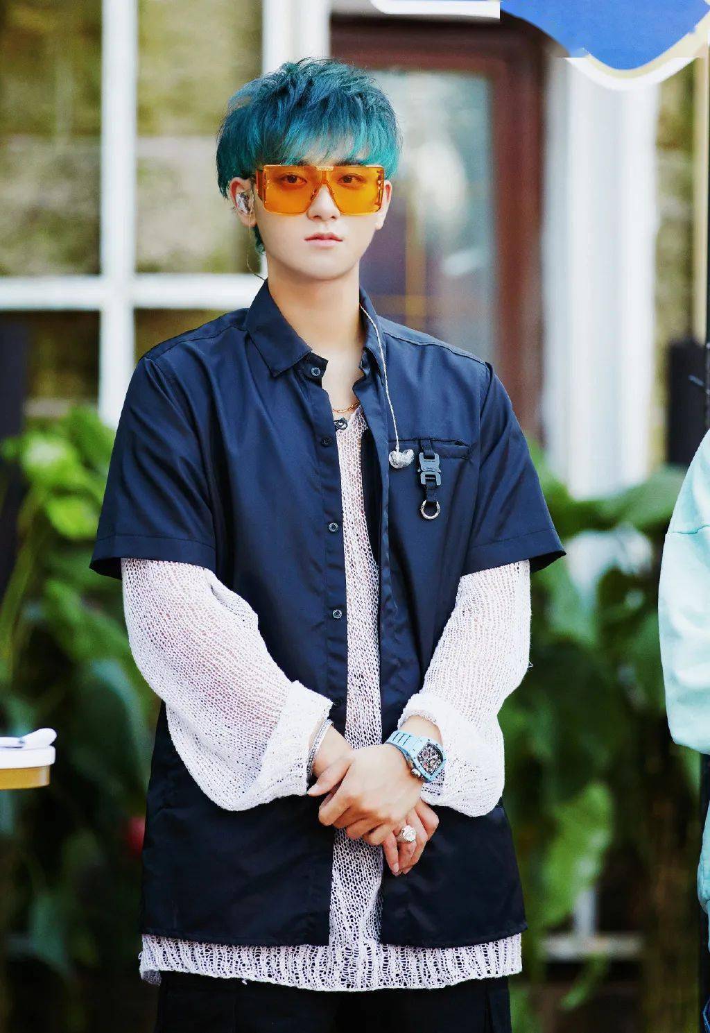 型男帅哥凹造型!男星"眼镜杀"心动挑战!