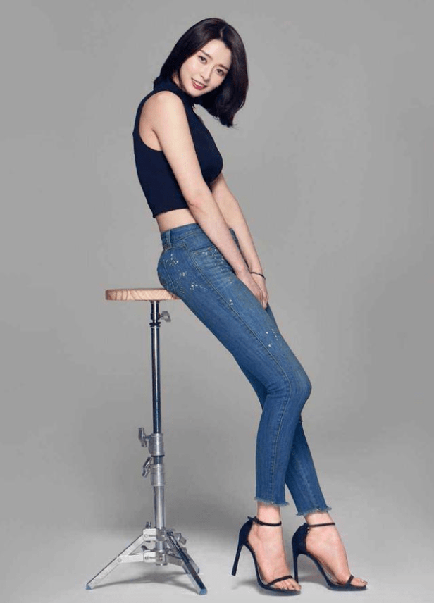 韩国女性想拥有的最佳身材榜冠军竟然是她本人了