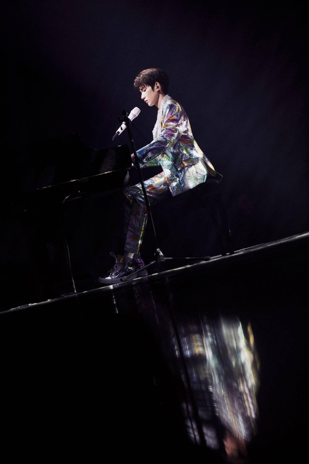 王源七周年演唱会单人演唱solopt.1,新歌首唱帅气满满