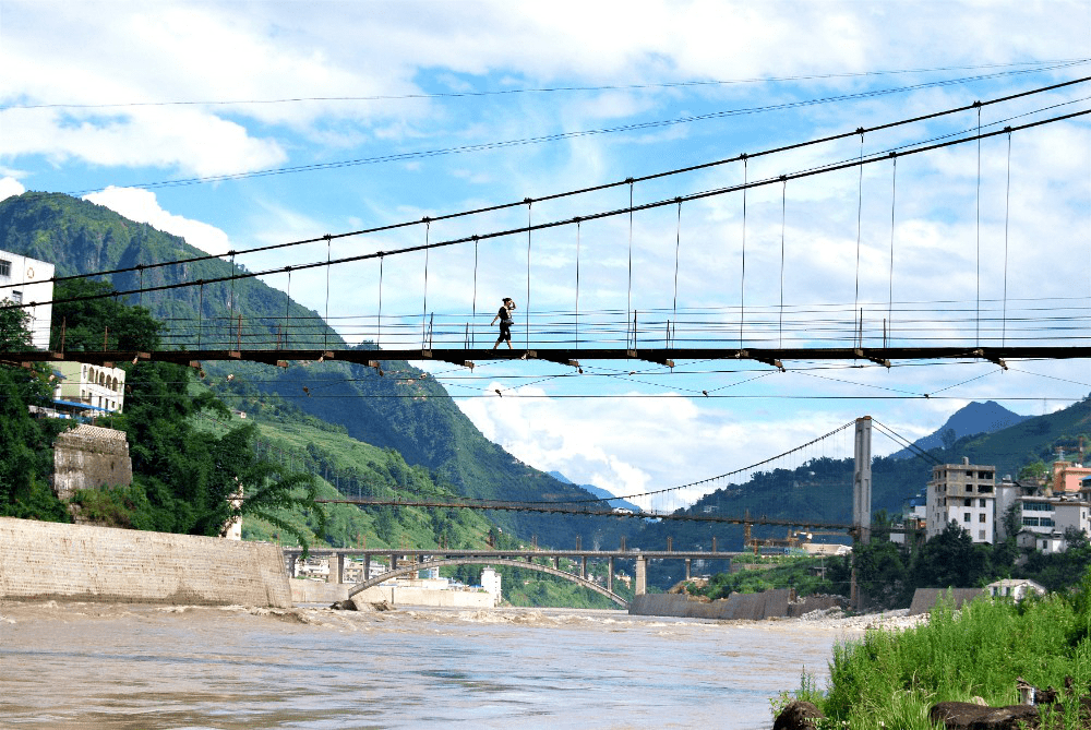 怒江大桥旧桥图片