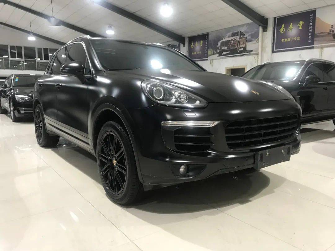 保时捷哑光黑膜卡宴来袭