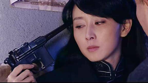 女人的战争唐老板让杏梅拿枪指着头扣动扳机杏梅却怂了