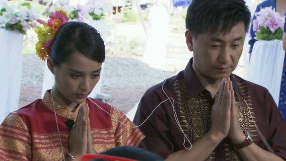 红蝎子美女嫁给富豪哪料保姆却叫她三奶奶这才知道被骗了