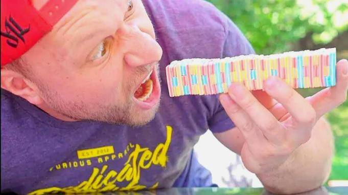 长期吃口香糖会有什么后果小伙坚持30天结果悲剧了