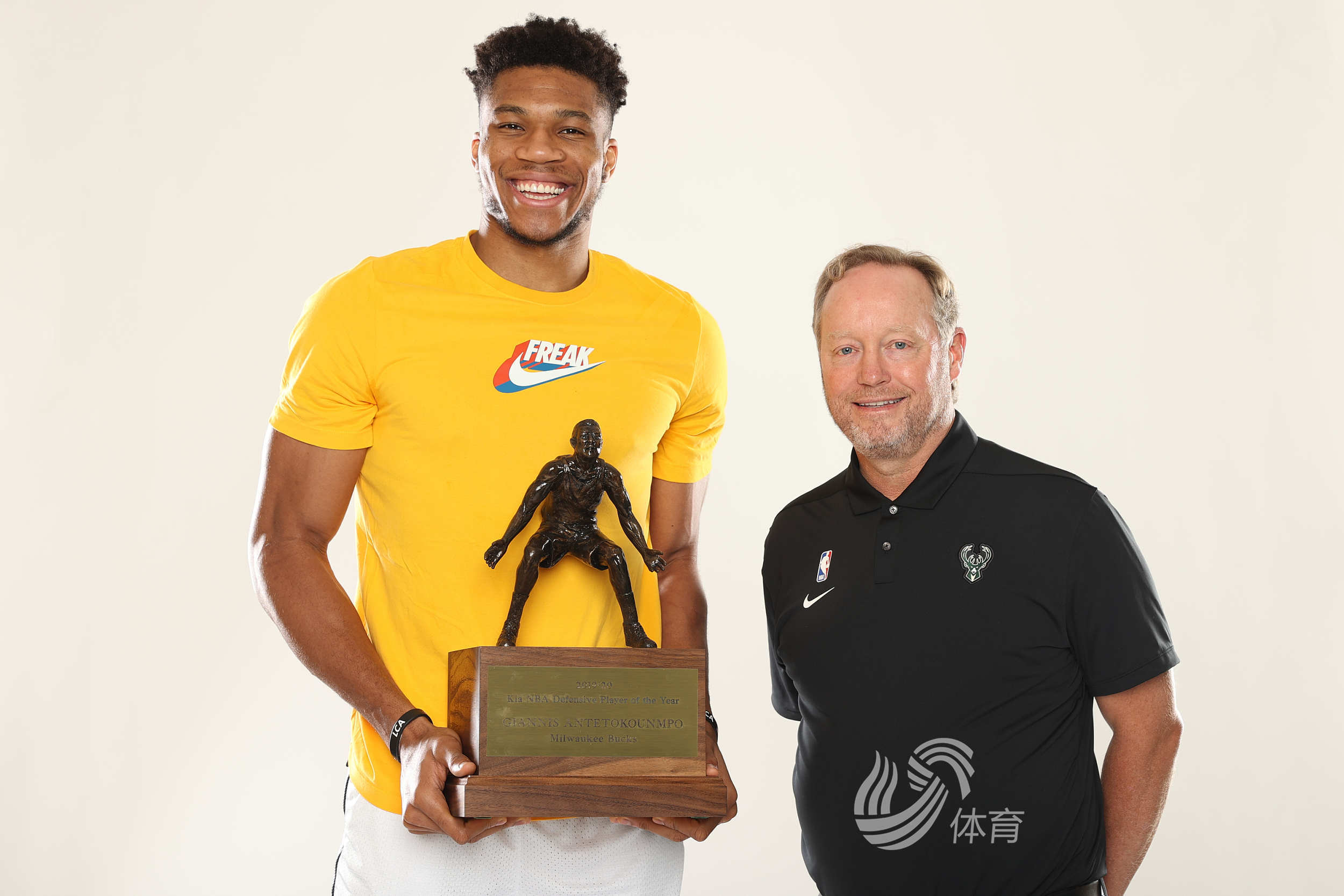 字母哥当选nba本季最佳防守球员