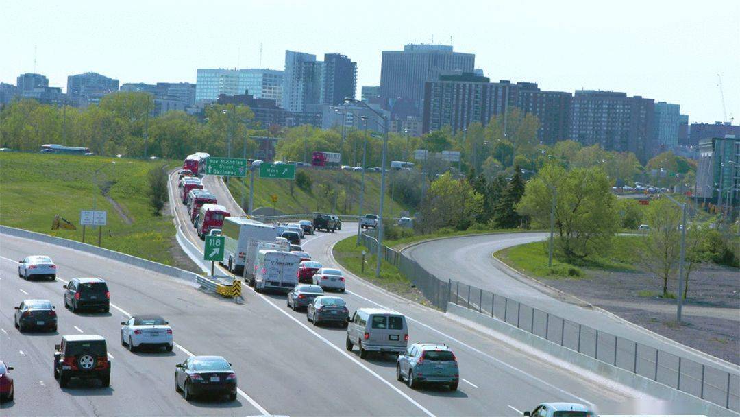 行车马路上10个约定成俗的规则不懂别说自己会开车