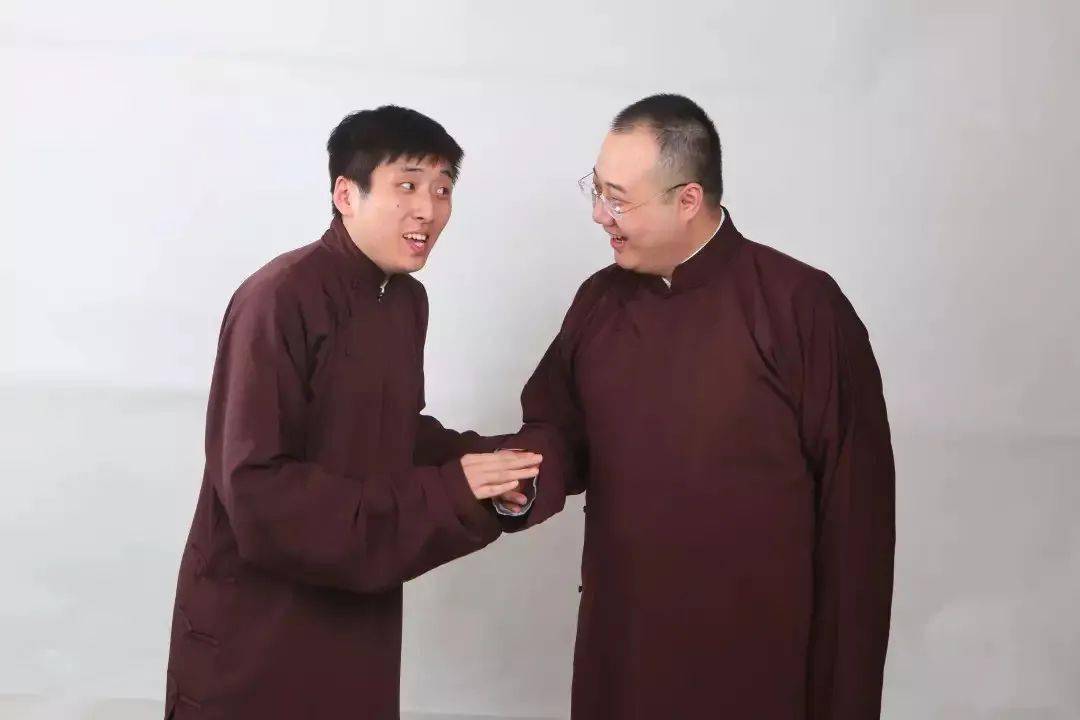 前排座售罄鑫荷相声汇圣朗卢山相声演员王小虾大头本周助演