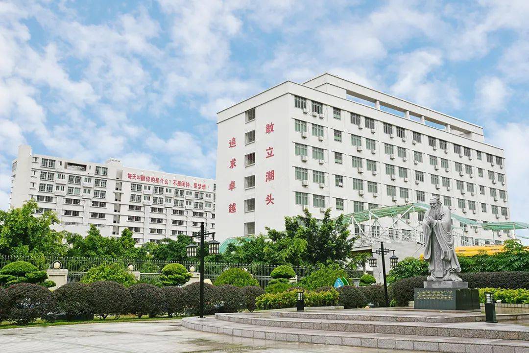 启声学校2020年秋季高二学生入学须知