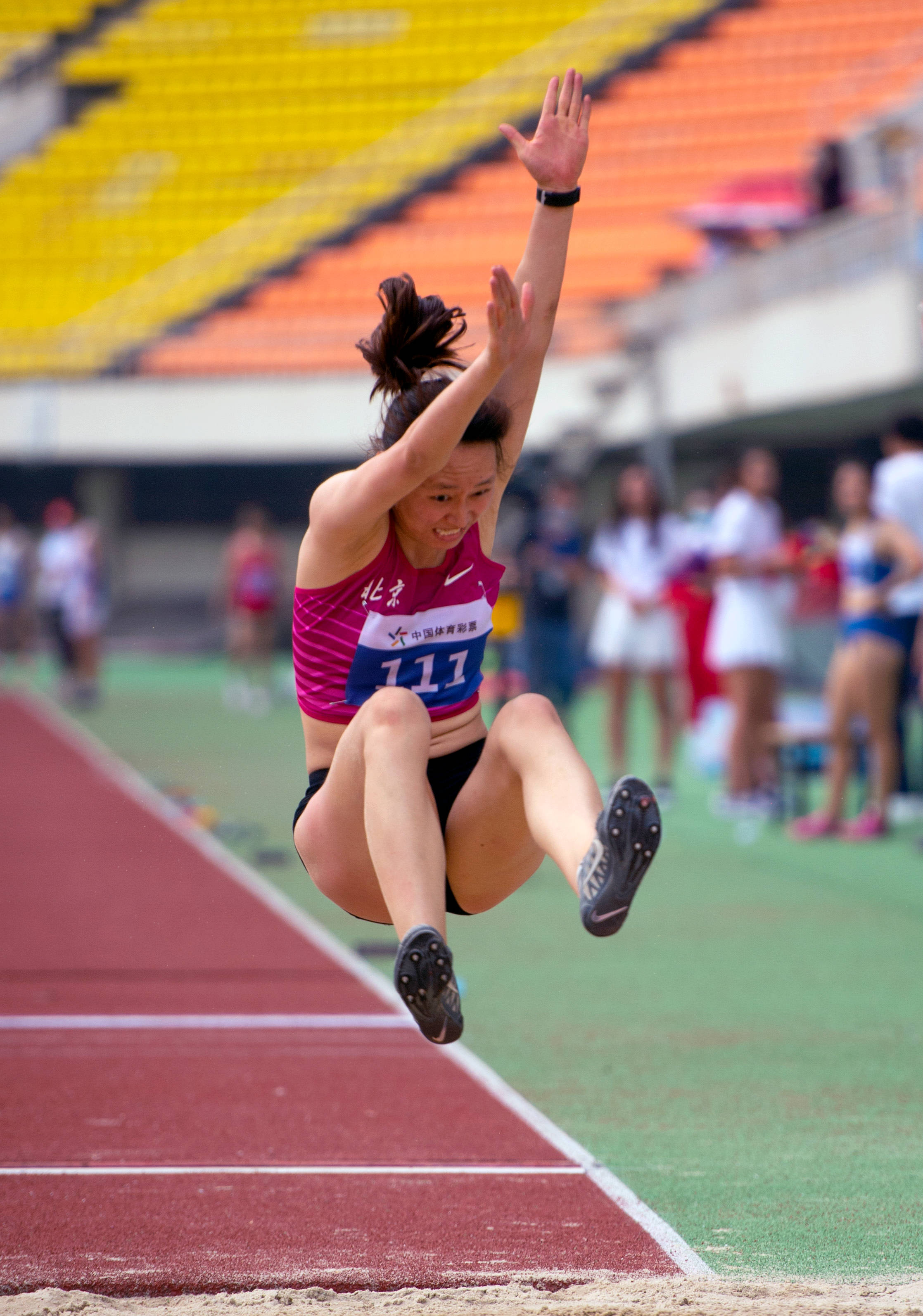 8月29日,蒲靖在女子專業組跳遠決賽中.