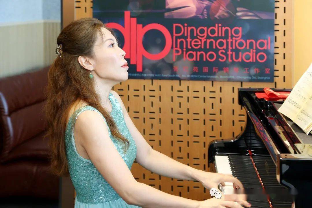 张玎苑老师在fazioli钢琴上演奏周龙《五魁》(片段节选)潘悦在高天