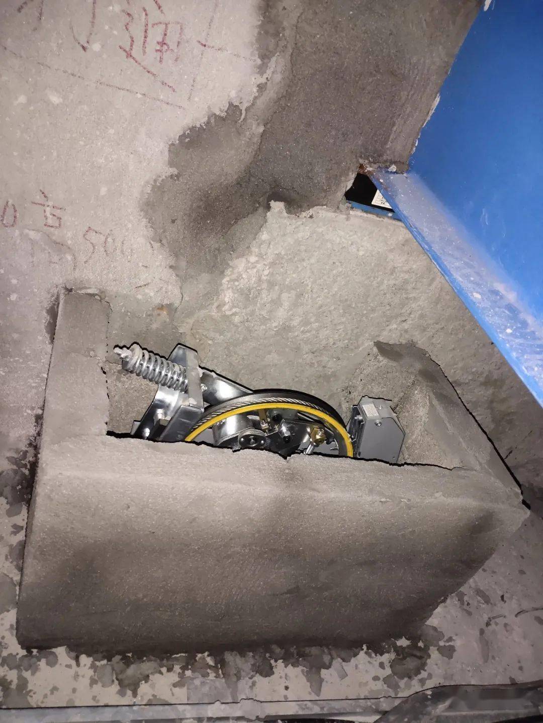 这防水台霸气电梯人看后哭了