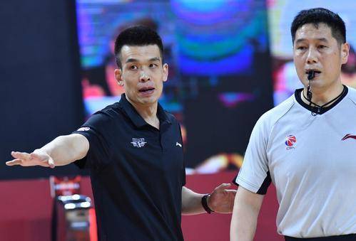 召回cuba冠军教练?北京首钢跨越广东男篮或从换帅开始