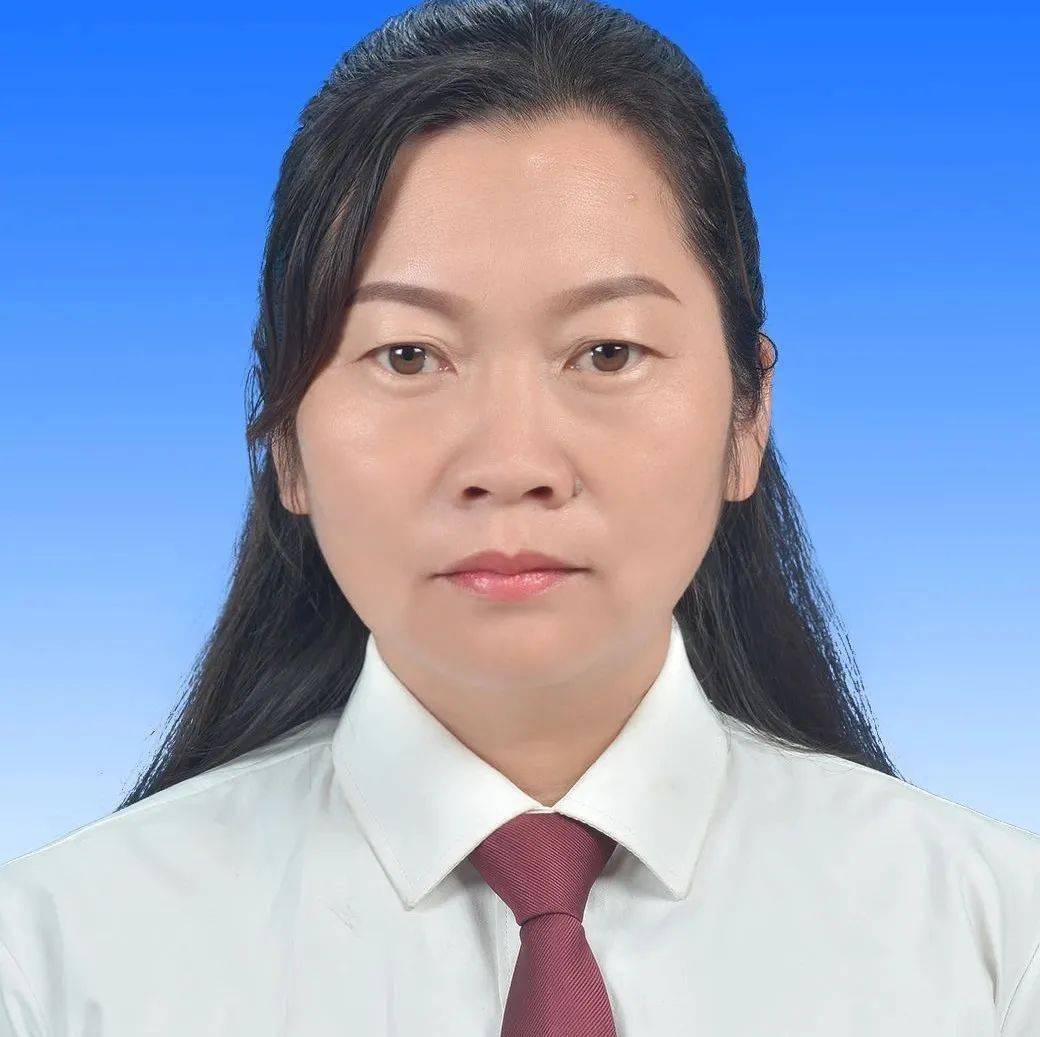 争做职业教育的双师型教师陇川县职业高级中学李美芬先进事迹