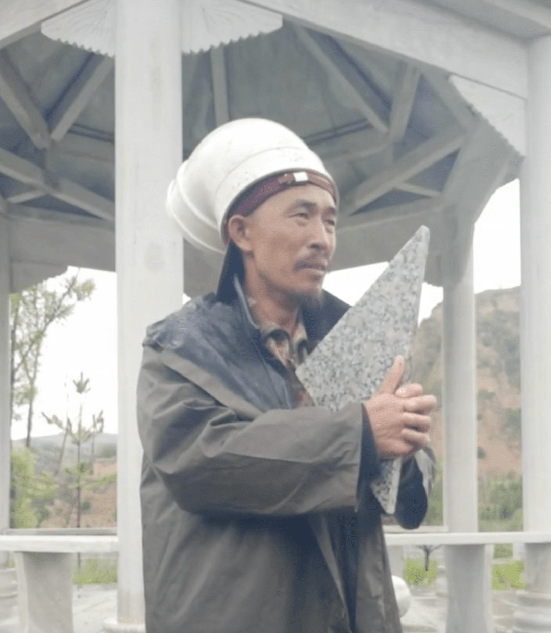 这位农民工一开口,网友直呼:高手!_李小刚