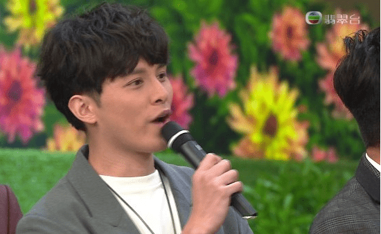 而何广沛问郭柏妍如果选一个台上的做男主角,郭柏妍指会拣胡鸿钧,广沛