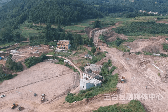 观桥镇加快房屋拆迁步伐助力遂德高速建设进程