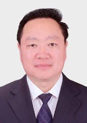 6月16日上午的同江市领导干部大会上,省委决定同江市市长王金出任同江