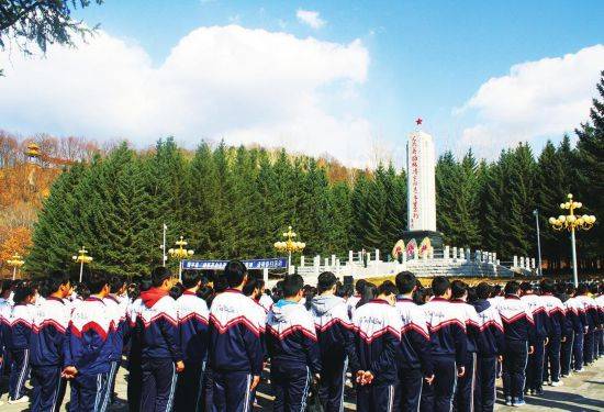 弘扬英雄精神 建设美好家园_杨靖宇