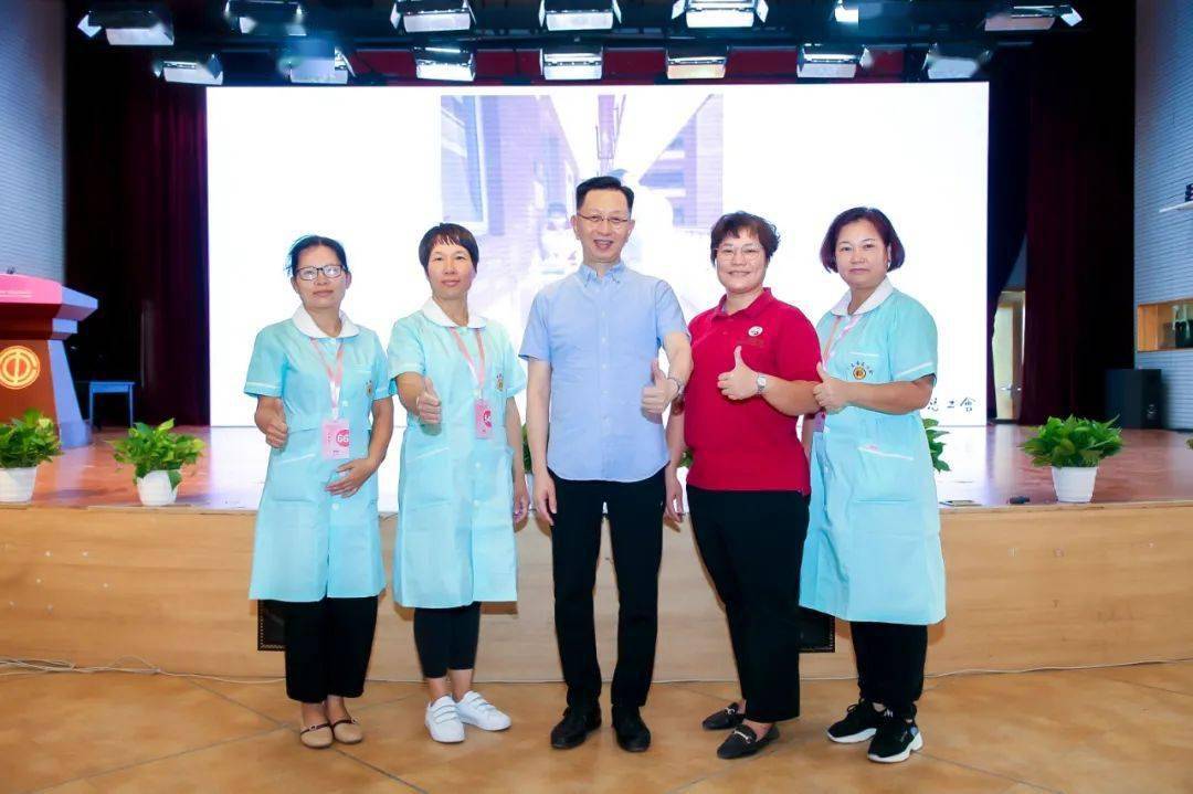 春燕荣获母婴护理项目二等奖虹祥家政参赛团队荣获母婴护理团体奖三等