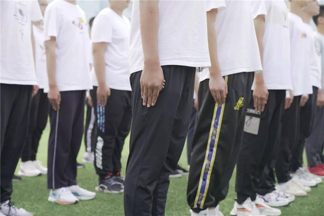 磨砺中成长学会坚强探访城阳二中新生军训实况