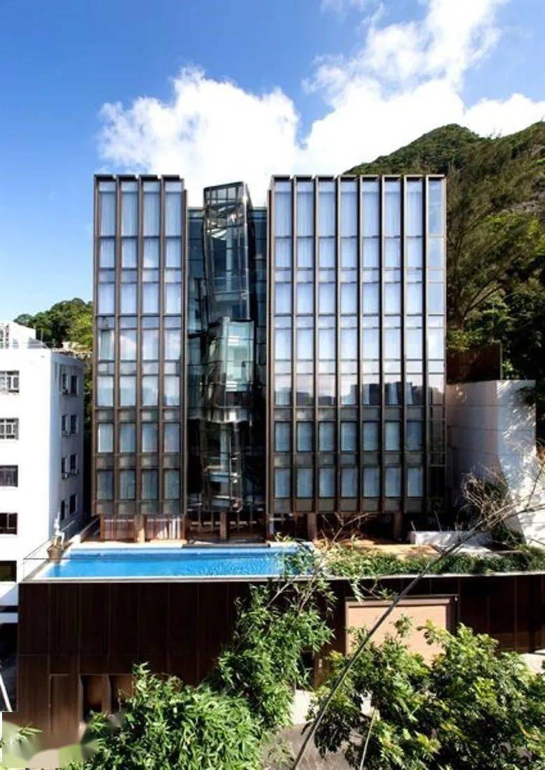 她18岁靓绝香港26岁被封杀50岁痛失所爱容颜不老敌不过世事无常