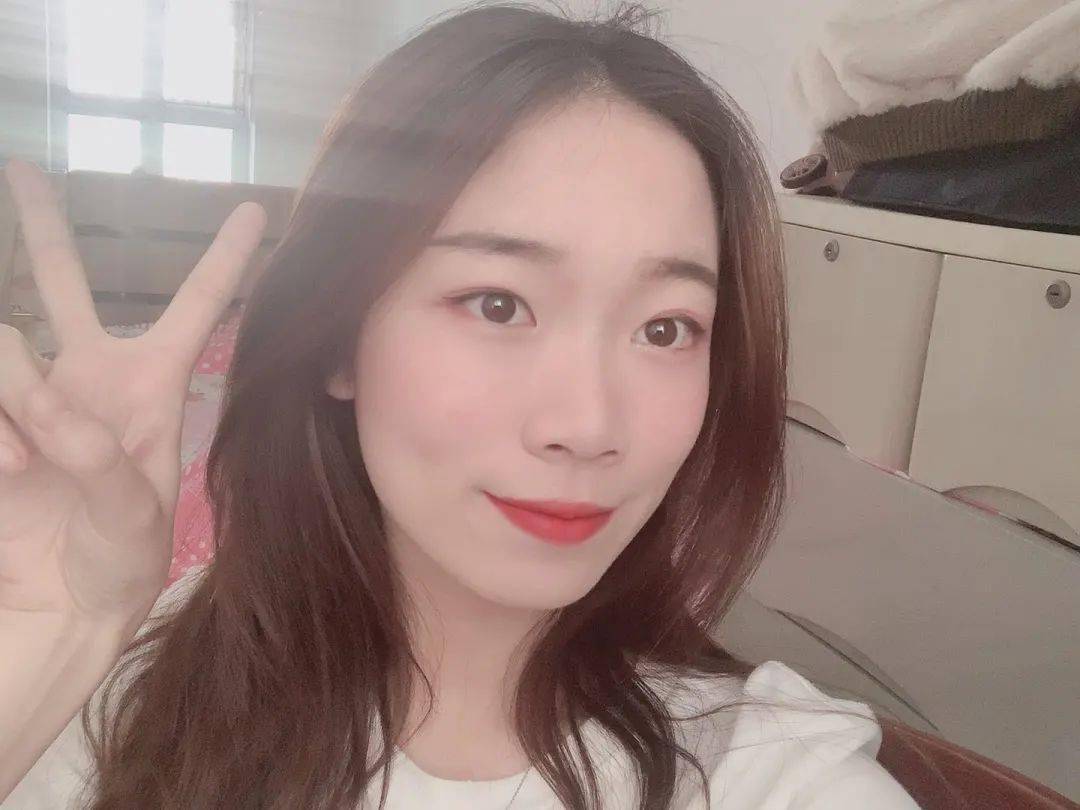 杨宇卓部长:著名奶茶鉴定家 ,干啥啥不行花钱第一