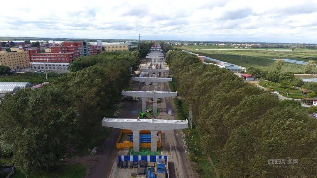 高清实拍丨哈尔滨机场第二通道迎宾路高架桥工程现在是这样