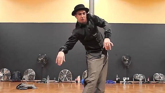 街舞大神中的大神salah更像是艺术家身体开发达到极致