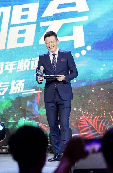 fm996这个周末,我们还举办了车展和汽车后备箱市集最潮最in的好物就在