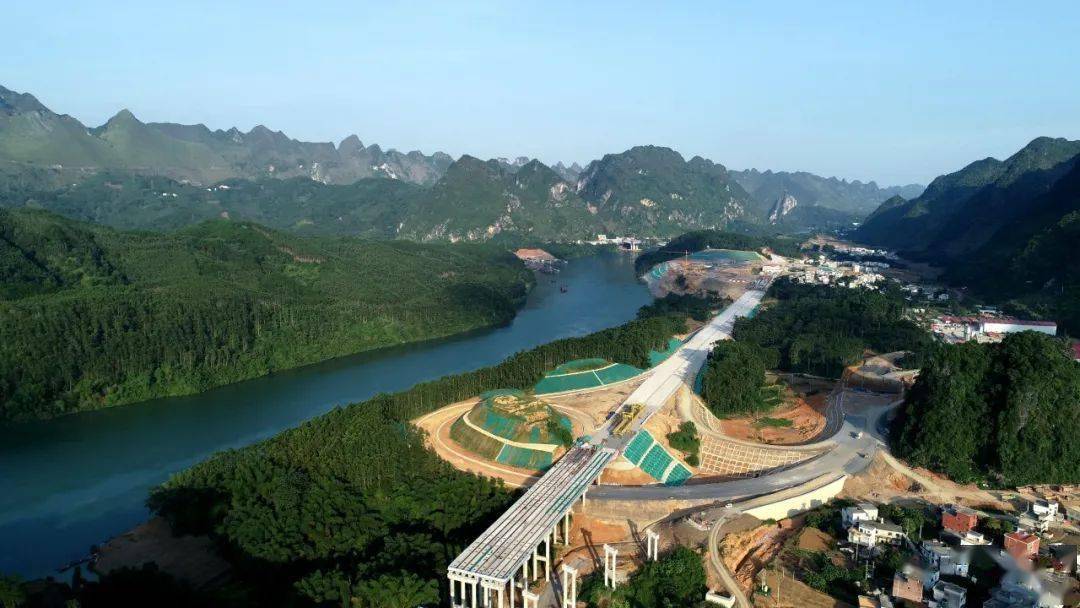 大化都阳互通主要解决都阳镇百马乡江南乡以及周边区域的车辆上下高速