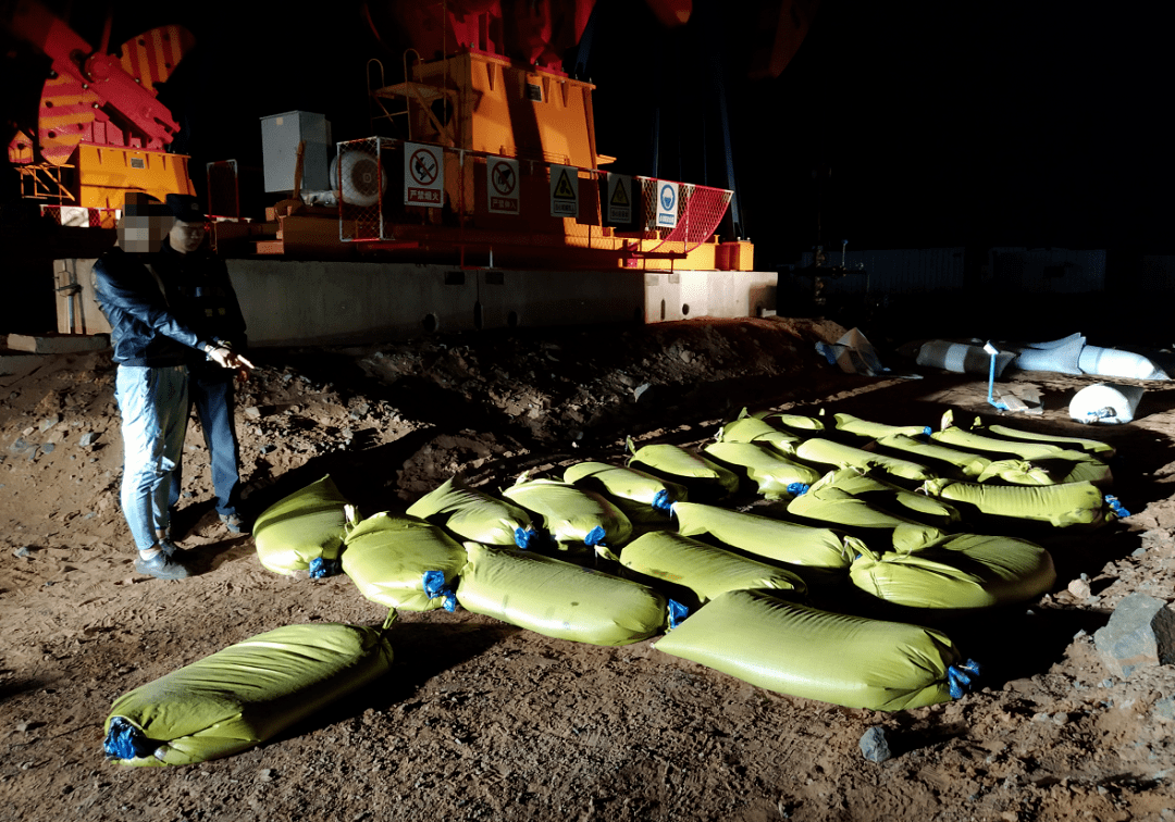 【法网】阿左旗警方破获一起团伙盗窃原油案,抓获犯罪嫌疑人3名