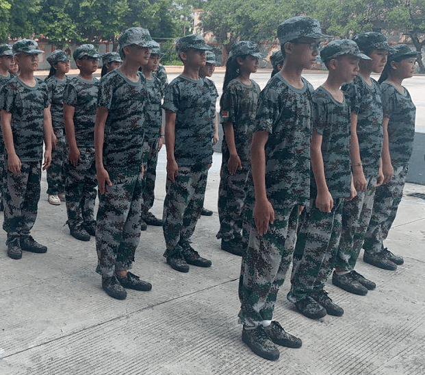 汗水书写青春磨炼见证成长花都区新星学校2020级新生军训