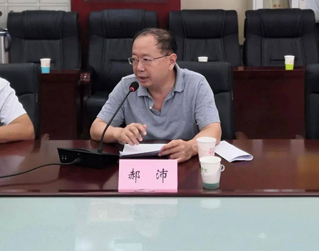 市政协委员 赵琦调研组先后深入贾家庄镇古浮图村有机高粱种植基地