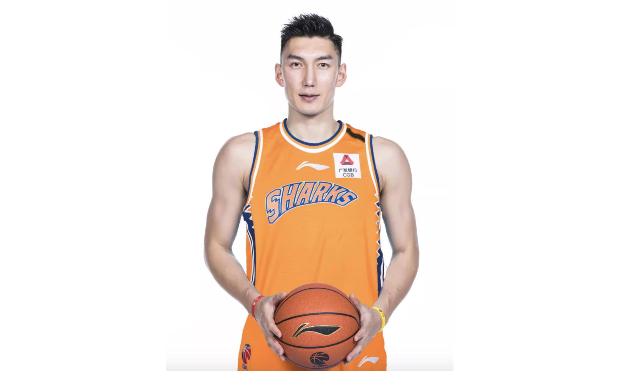 9月8日,在上海男篮向中国篮协提交的下赛季注册球员名单上,可兰白克