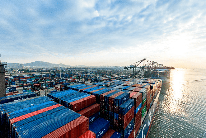 盛暑八月中远海运港口各码头复苏强劲