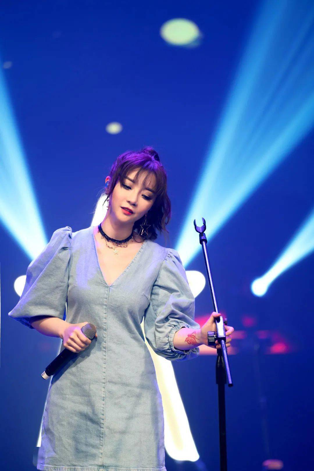 星驾到《大赢家》 live新声势-全能创作型女歌手胡芳芳