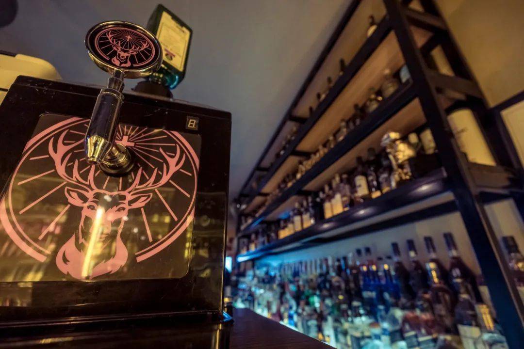 舟宿夜江一条街上的另类存在ktvlivehouse欢迎来到麻瓜的音乐世界