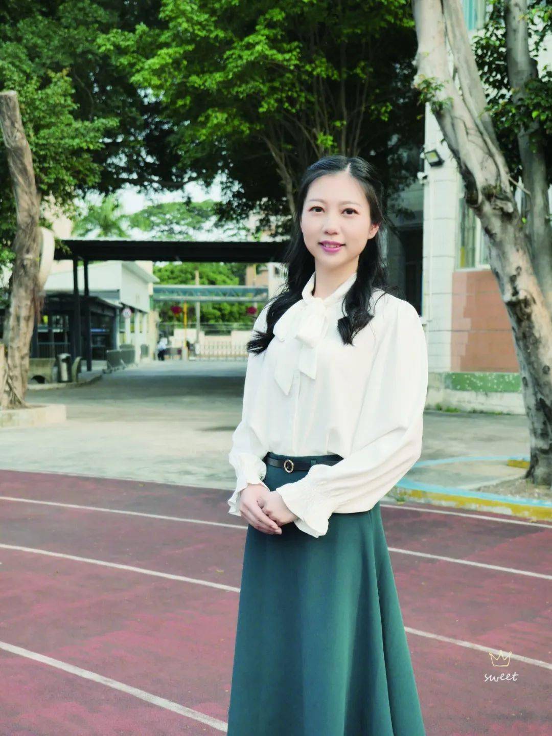 东莞东城小学教师 邓淑华秋高气爽,东莞中学的学子又回到了熟悉的校园