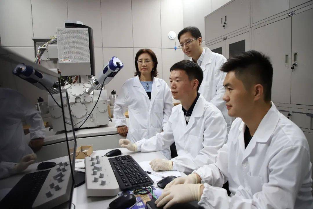武汉大学邓鹤翔昝菱教授课题组nature人工光合作用让二氧化碳变废为宝