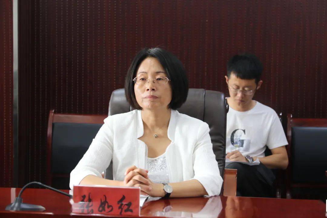 临河区举行向日葵研发生产加工全产业链融合发展示范项目签约仪式